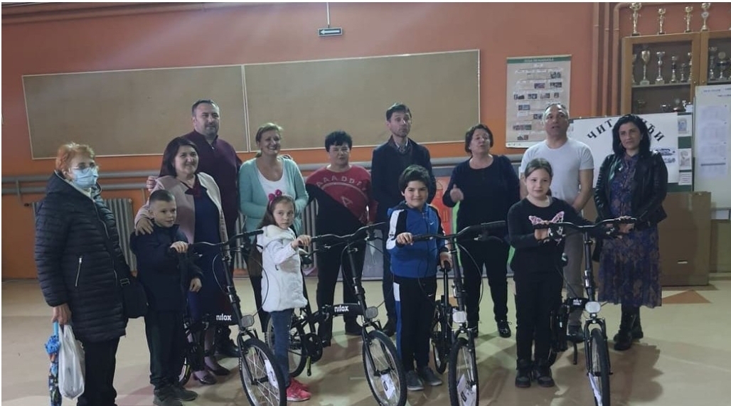 Đaci u Omoljici dobili bicikle na poklon